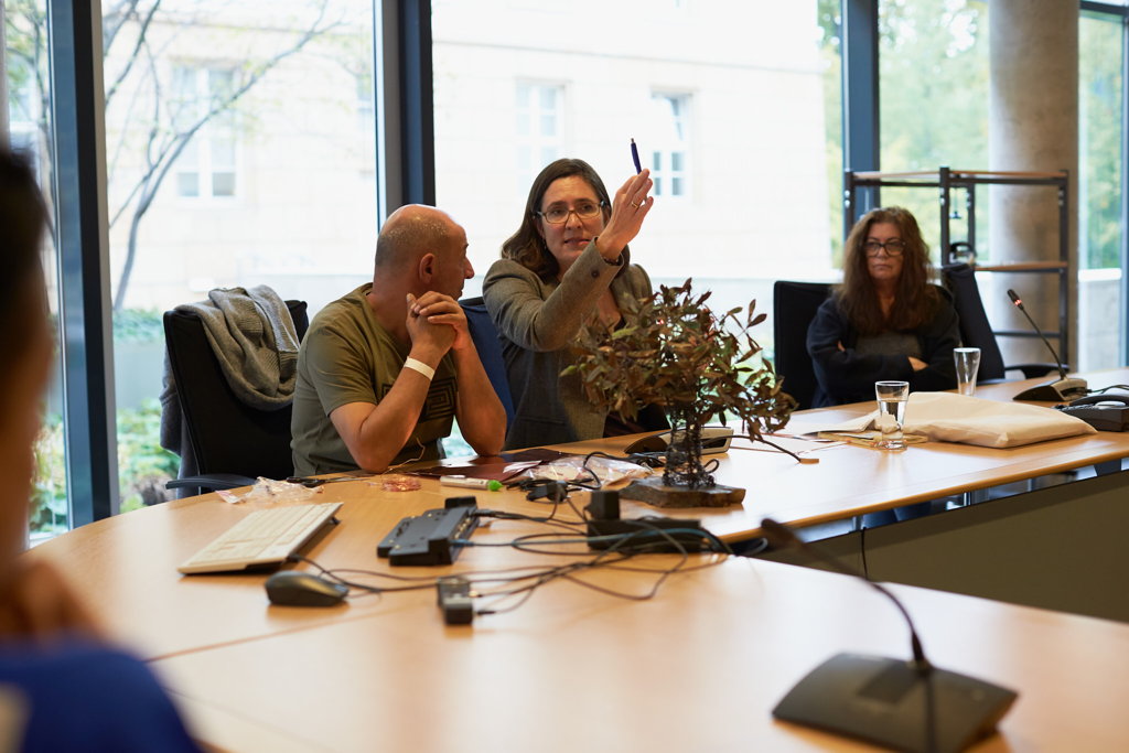 Nihad Dabeet und Alexandra Nocke, Workshop im Erfurter Landtag im Rahmen des Achava Schülerforums, September 2019 